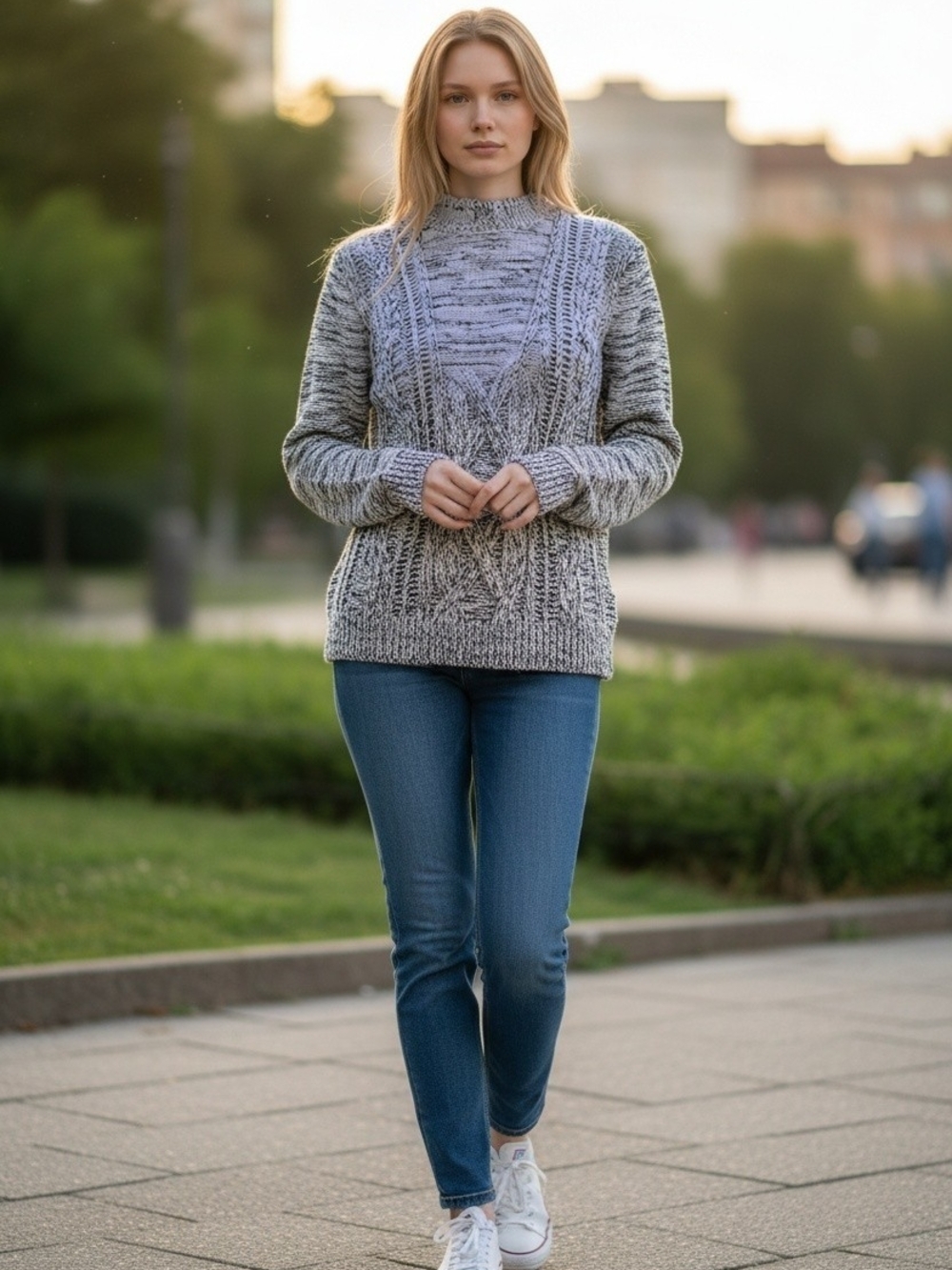 Michael Kors Classic Cable Knit Crewneck Sweater - Black & White